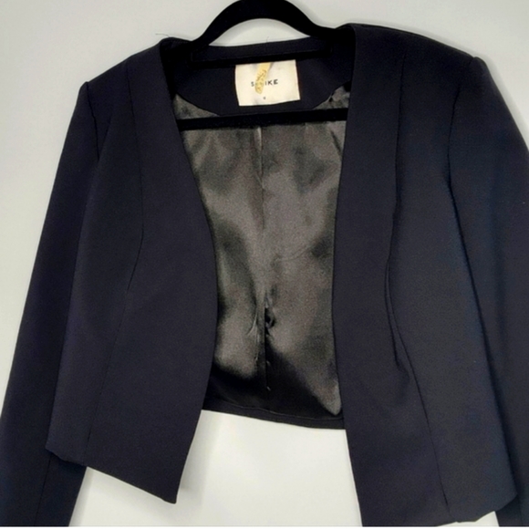 Sheike Jackets & Blazers - NWOT Sheike size 12 black cropped blazer
